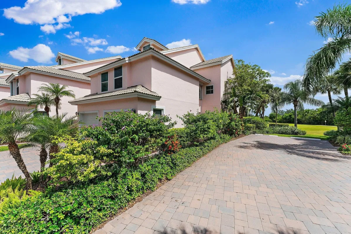 Residence photo 4