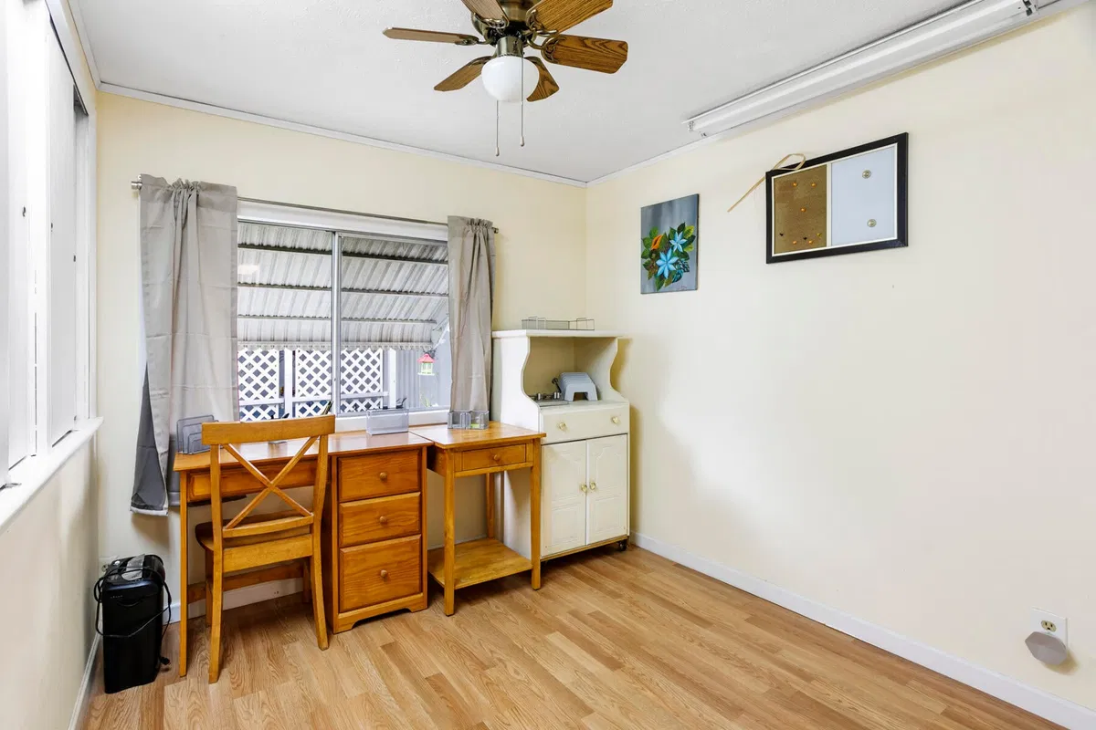 Residence photo 16