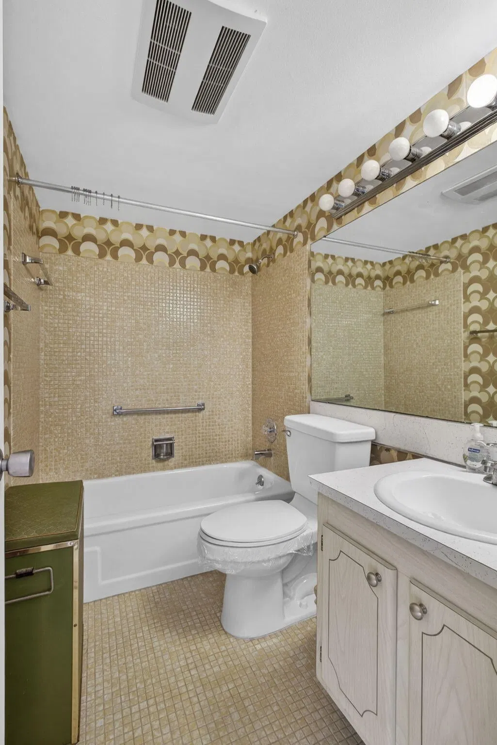  Unit 225 photo 19
