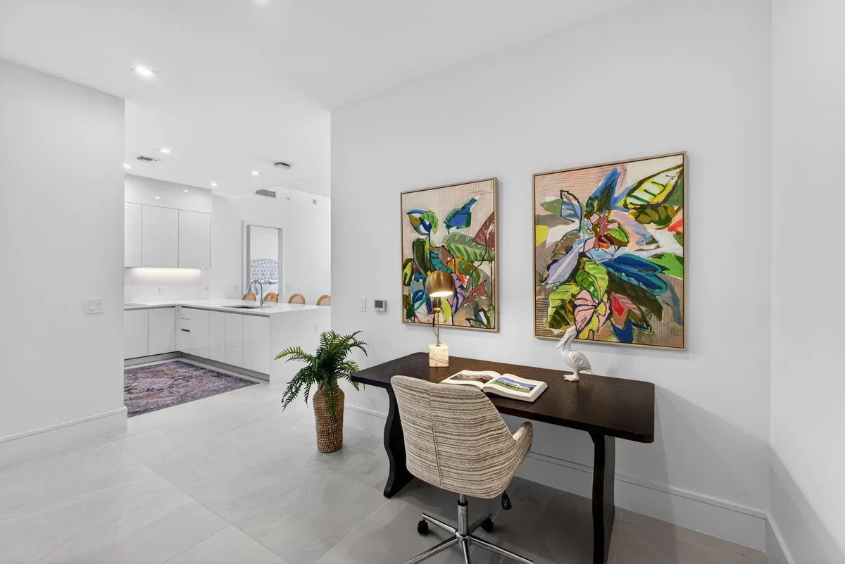 Nautilus 220 Unit 605 photo 16