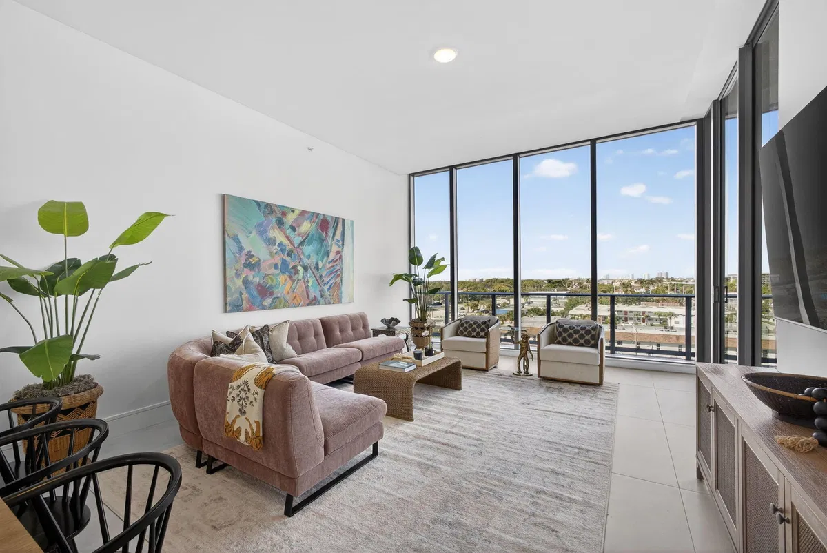 Nautilus 220 Unit 605 photo 22