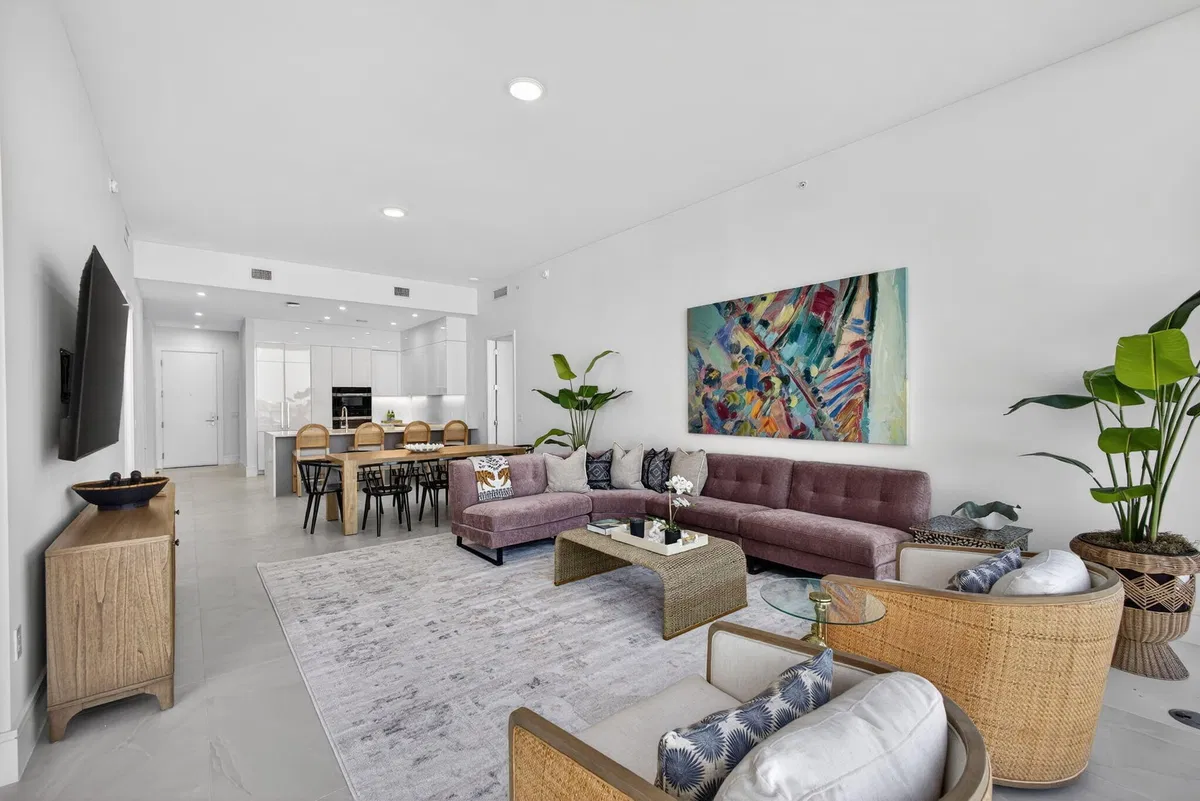Nautilus 220 Unit 605 photo 28