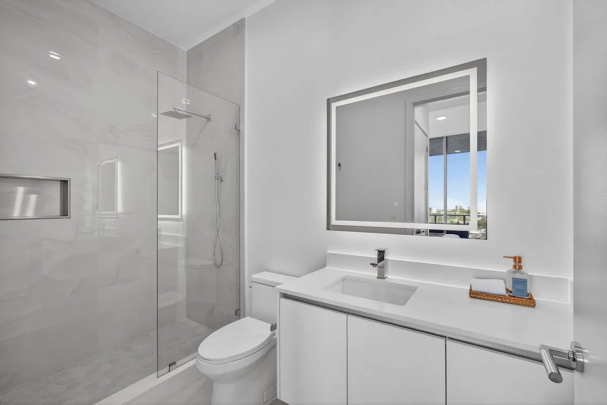 Nautilus 220 Unit 605 photo 52