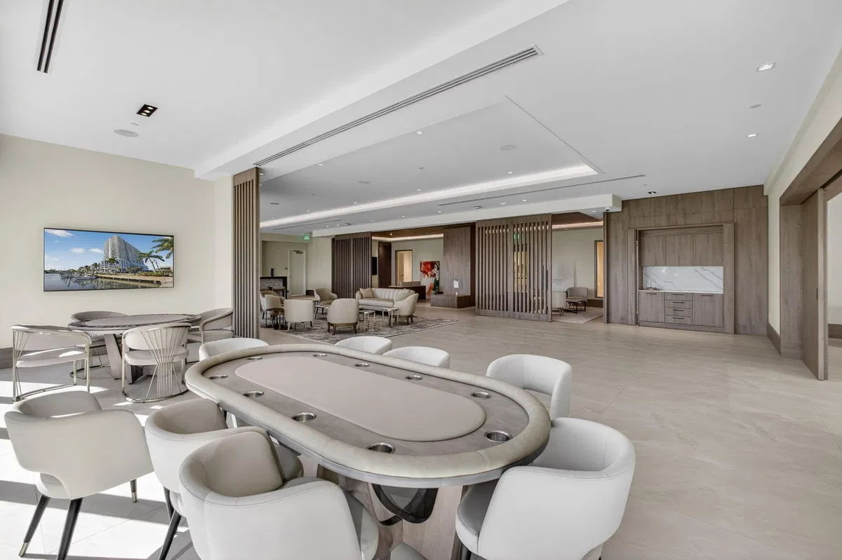 Nautilus 220 Unit 605 photo 82
