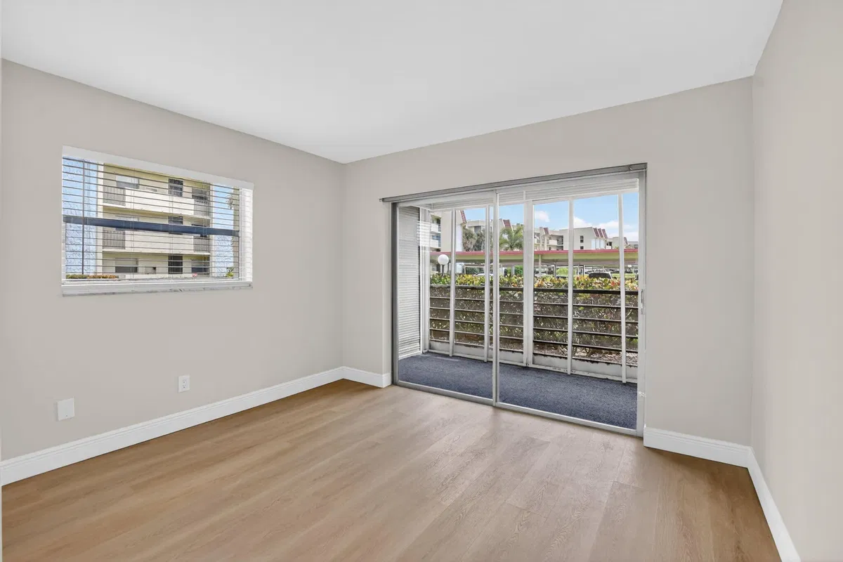 Unit 109 photo 28