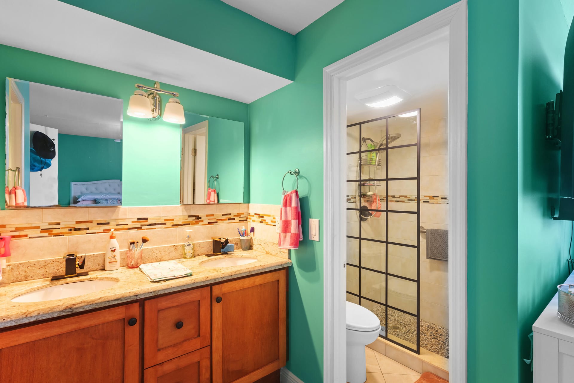 Unit 8208 photo 16