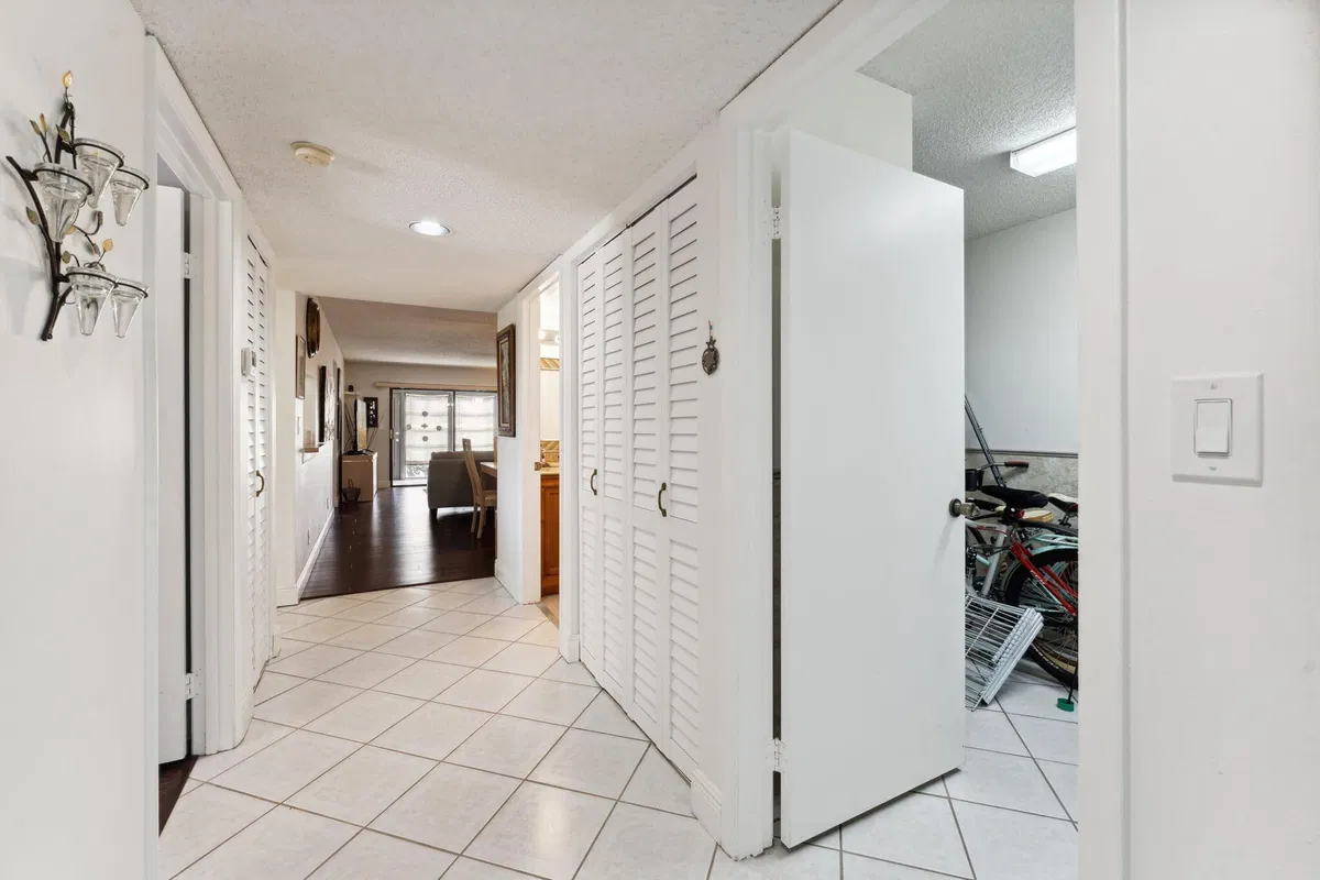 Unit 43 photo 19