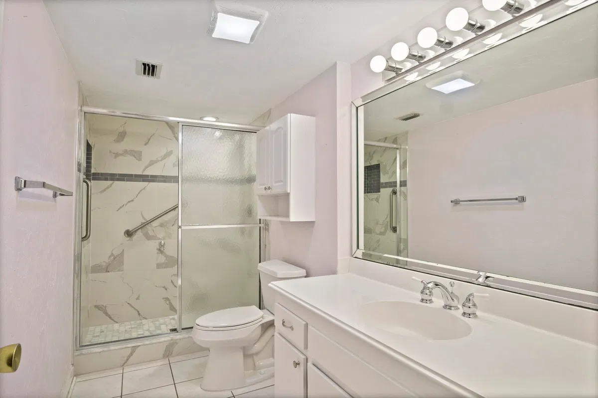 Unit 9-204 photo 10