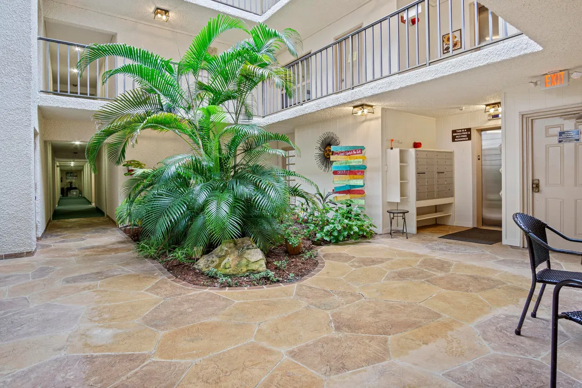 Unit 9-204 photo 22