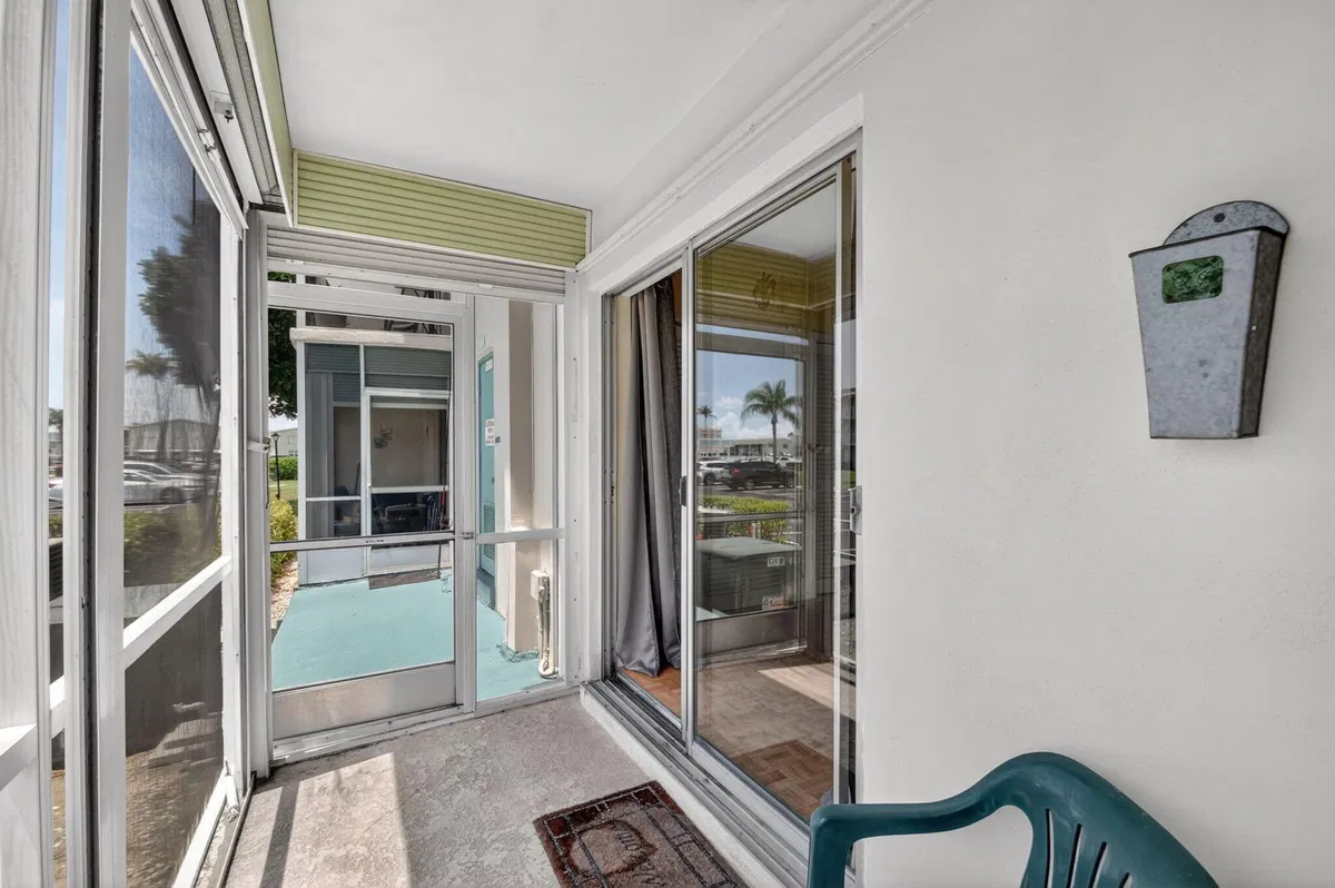 Unit 107 photo 25