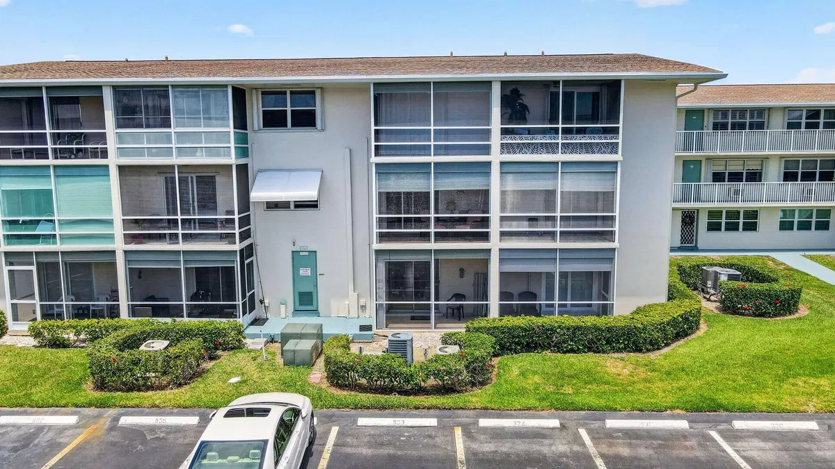 Unit 107 photo 31