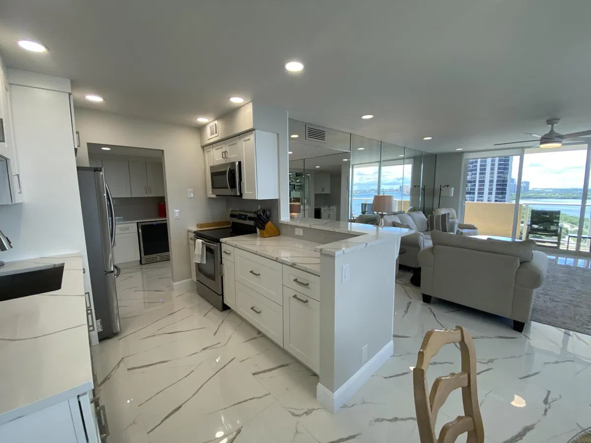 Aquarius Condominium Unit 1501 photo 7