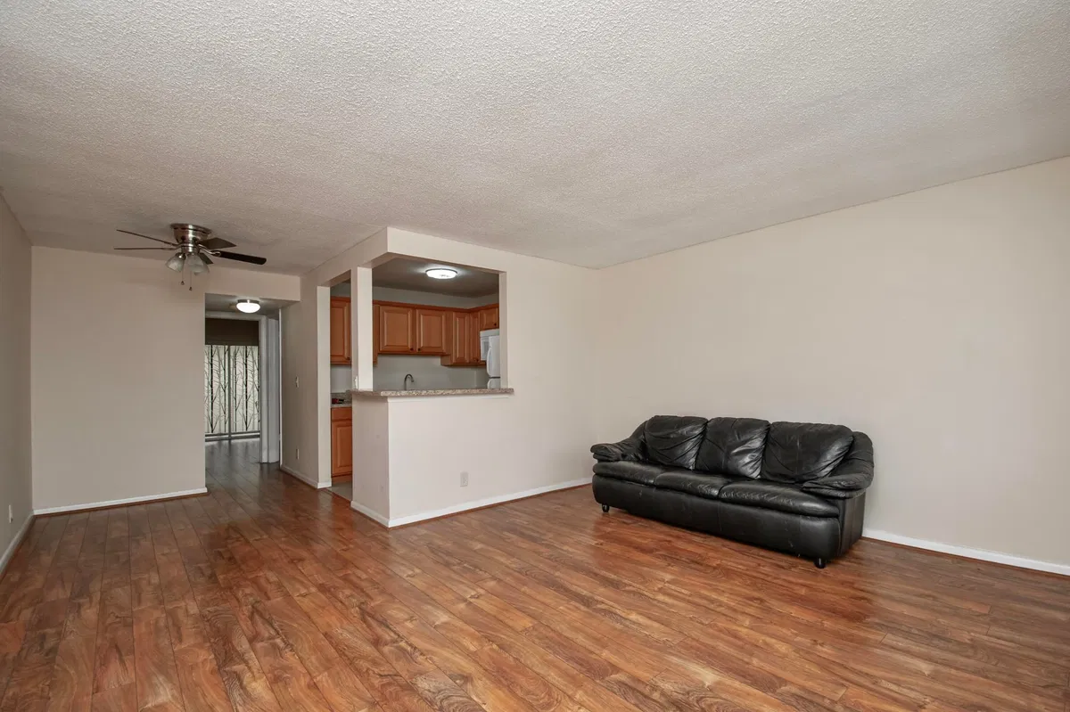 Residence photo 4