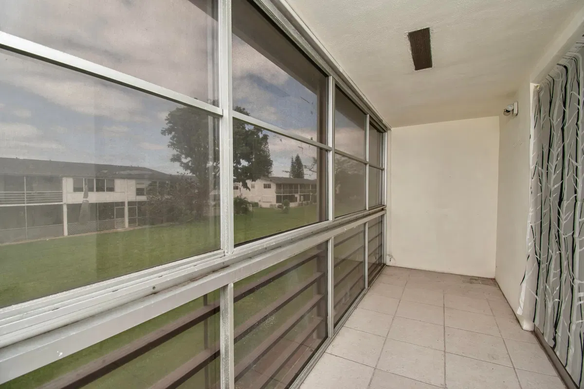 Residence photo 13