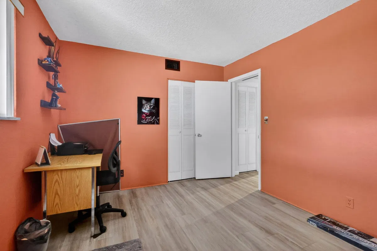 Unit 303 photo 22