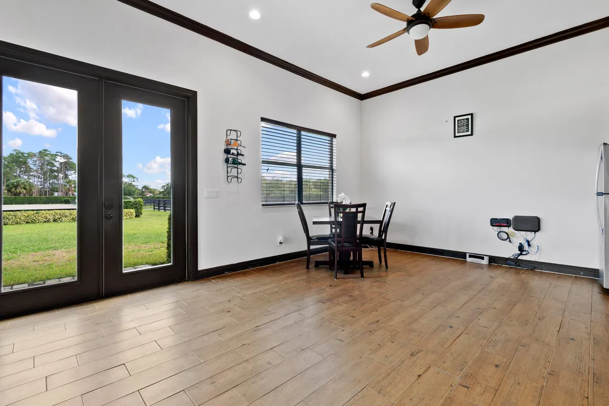 Residence photo 22