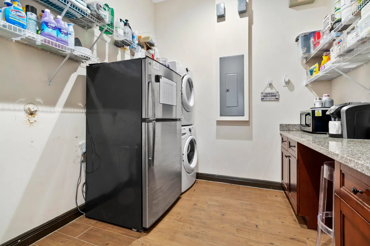 Residence photo 25