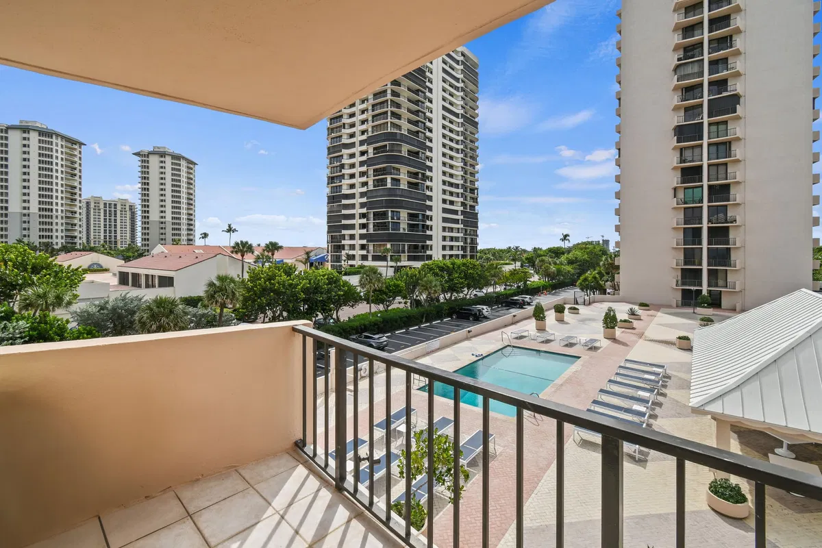 Singer Island Unit 1-304 photo 7