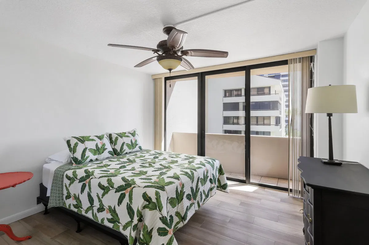 Singer Island Unit 1-304 photo 16