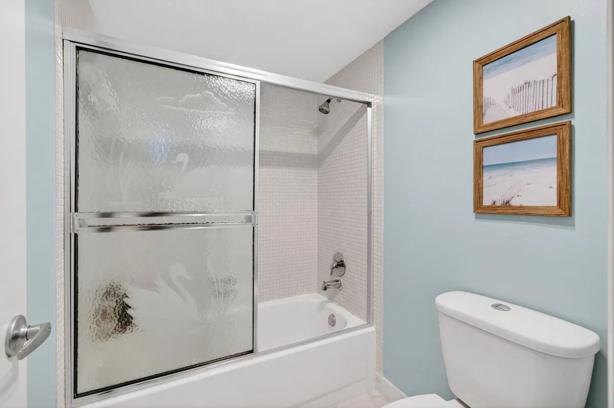 Unit 103 photo 16