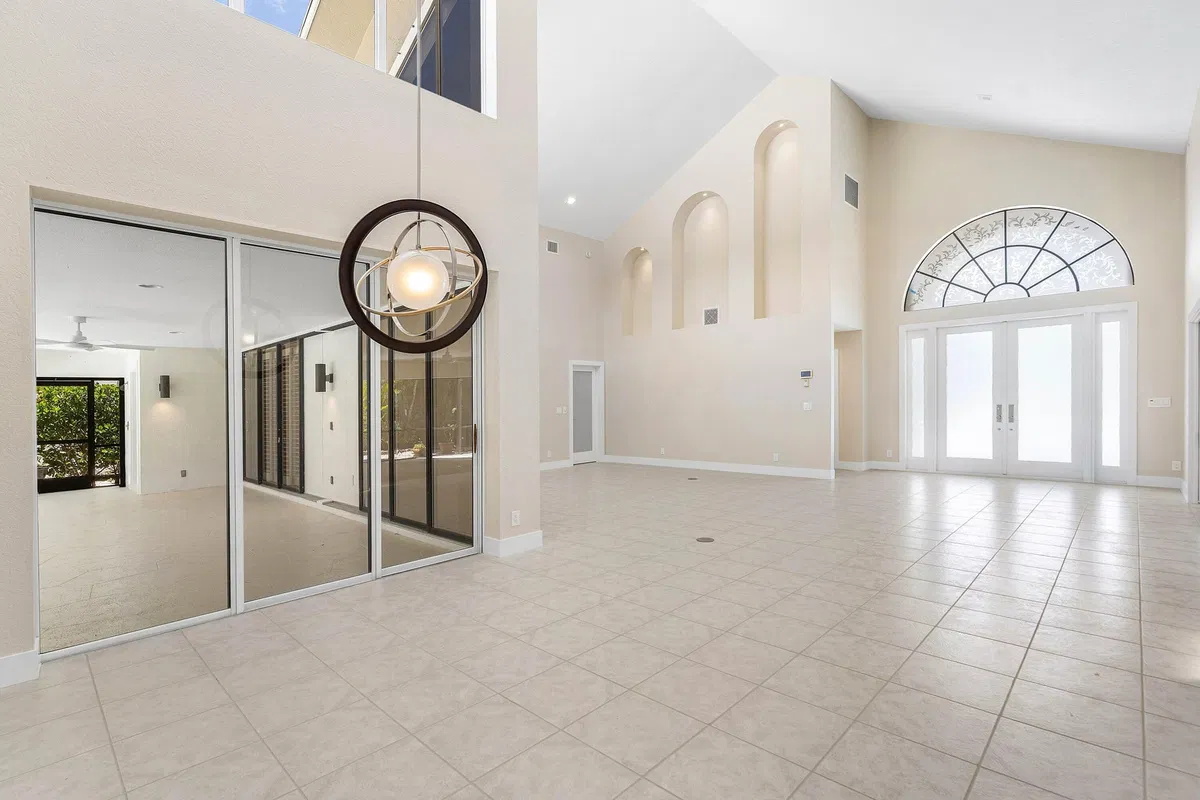 Eastpointe Country Club Residence photo 10