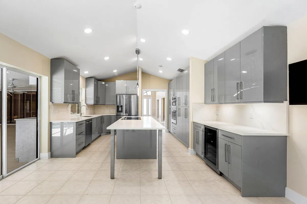 Eastpointe Country Club Residence photo 13