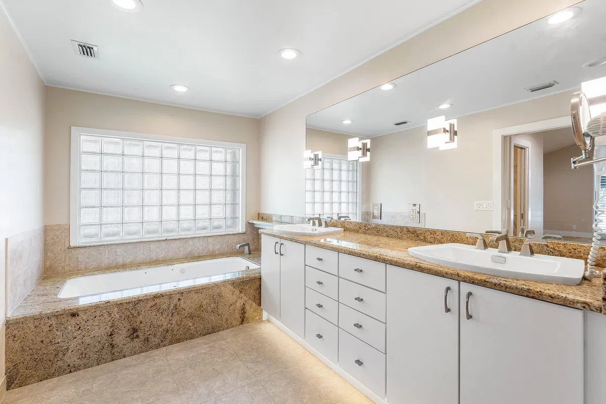 Eastpointe Country Club Residence photo 22