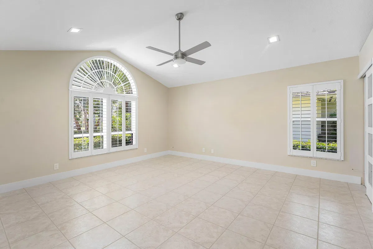Eastpointe Country Club Residence photo 28