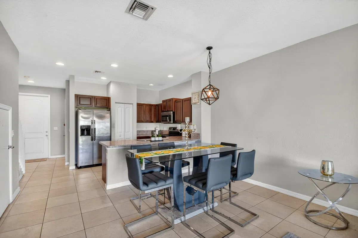 Residence photo 10