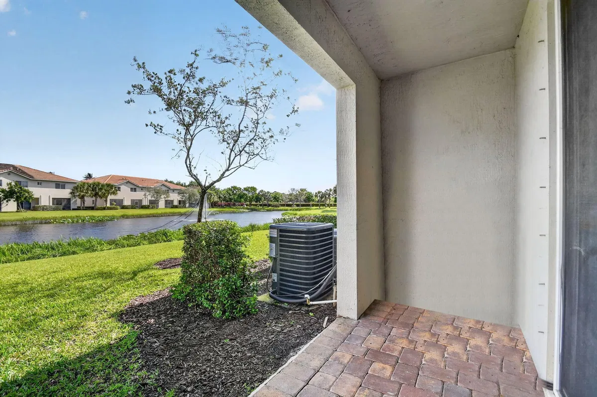 Residence photo 25
