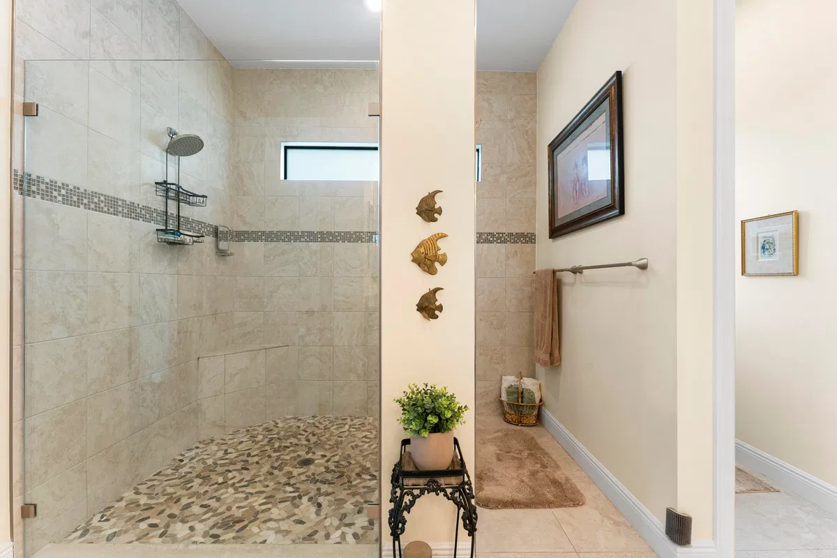 Residence photo 16