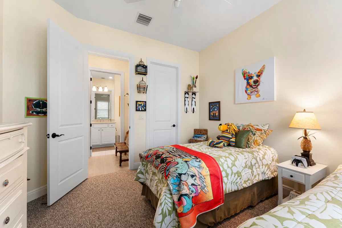 Residence photo 22