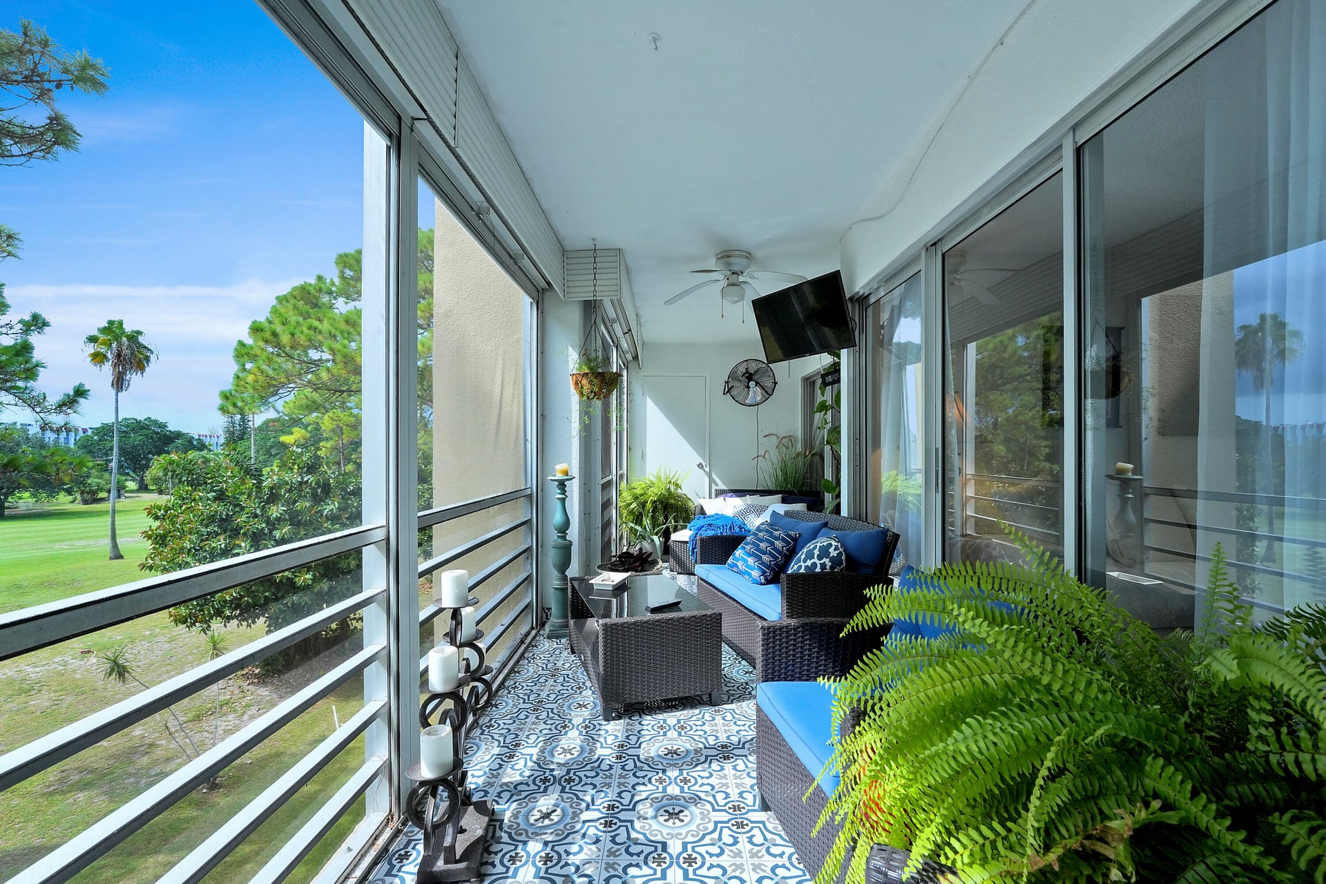 Unit 405 photo 16