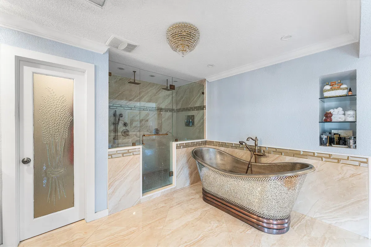 Residence photo 28