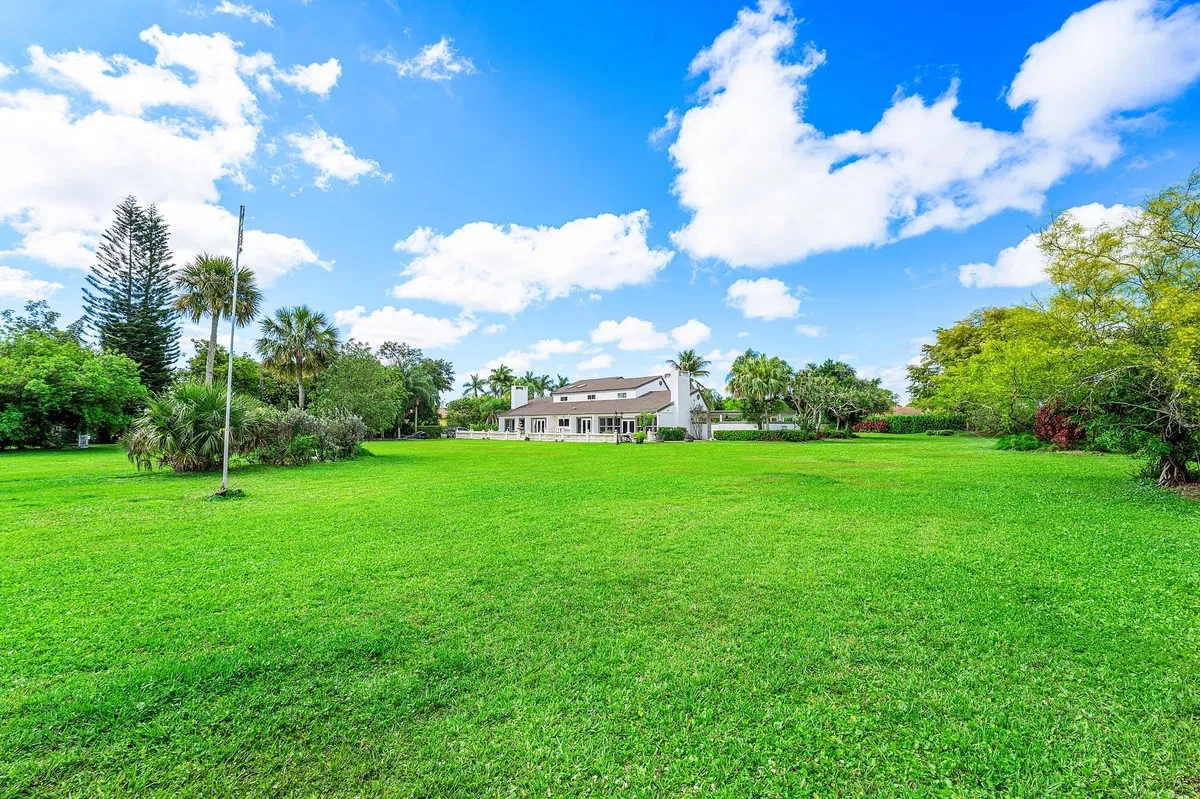 Residence photo 43