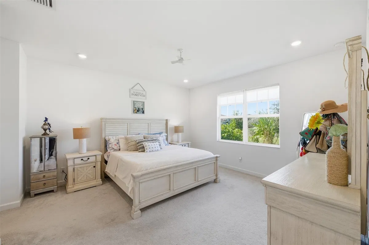 Unit 1279 photo 7