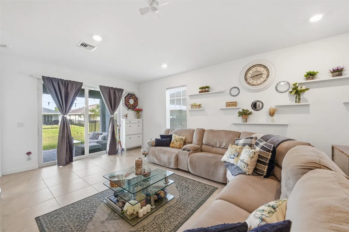 Unit 1279 photo 22