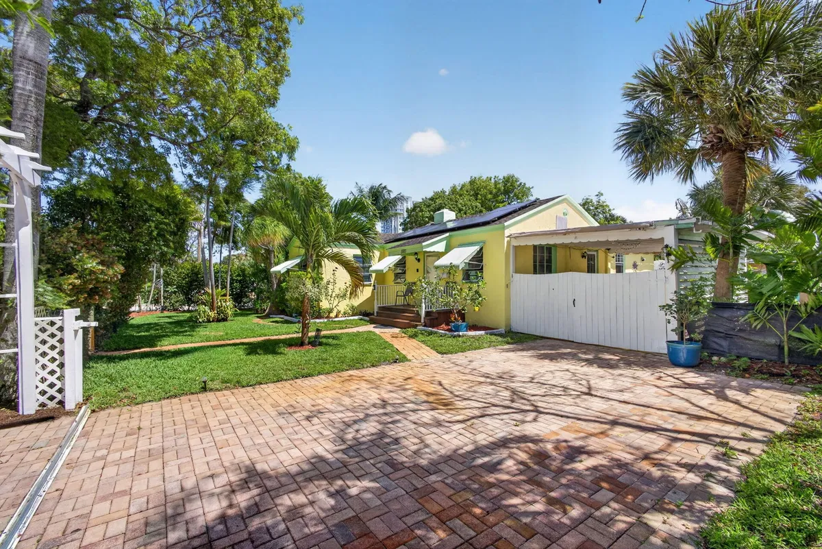 West Palm Beach Residence
