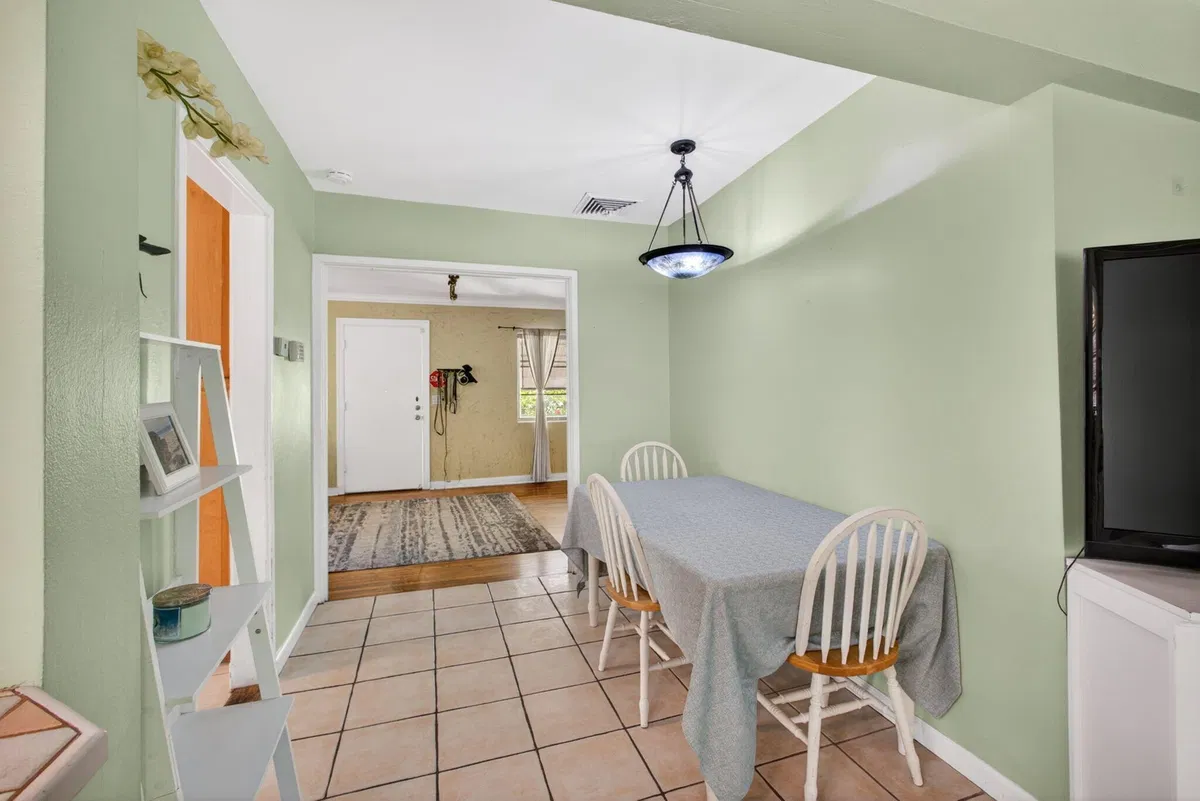 West Palm Beach Residence photo 16