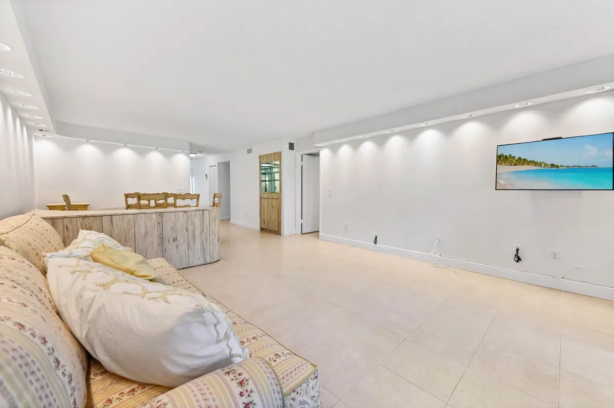 Boca Lago Country Club Homes Unit C photo 10