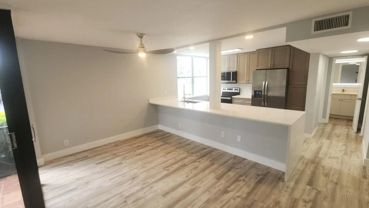  Unit 4111 photo 10