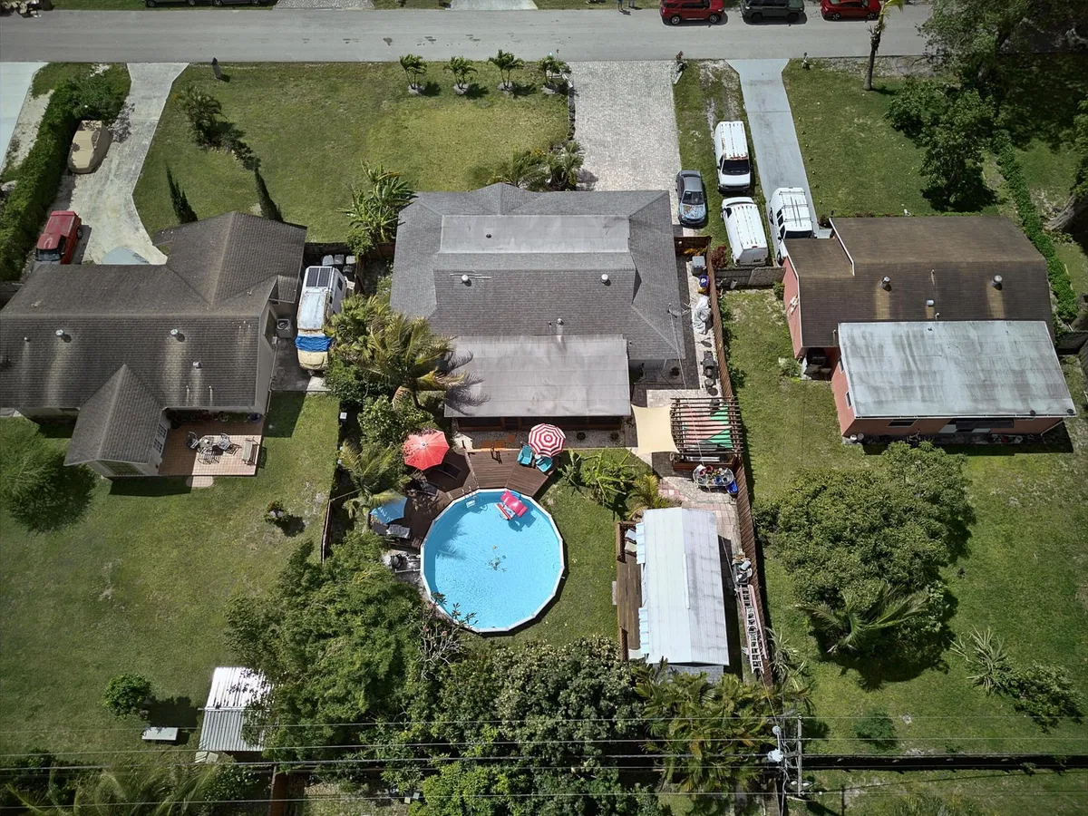 Residence photo 49