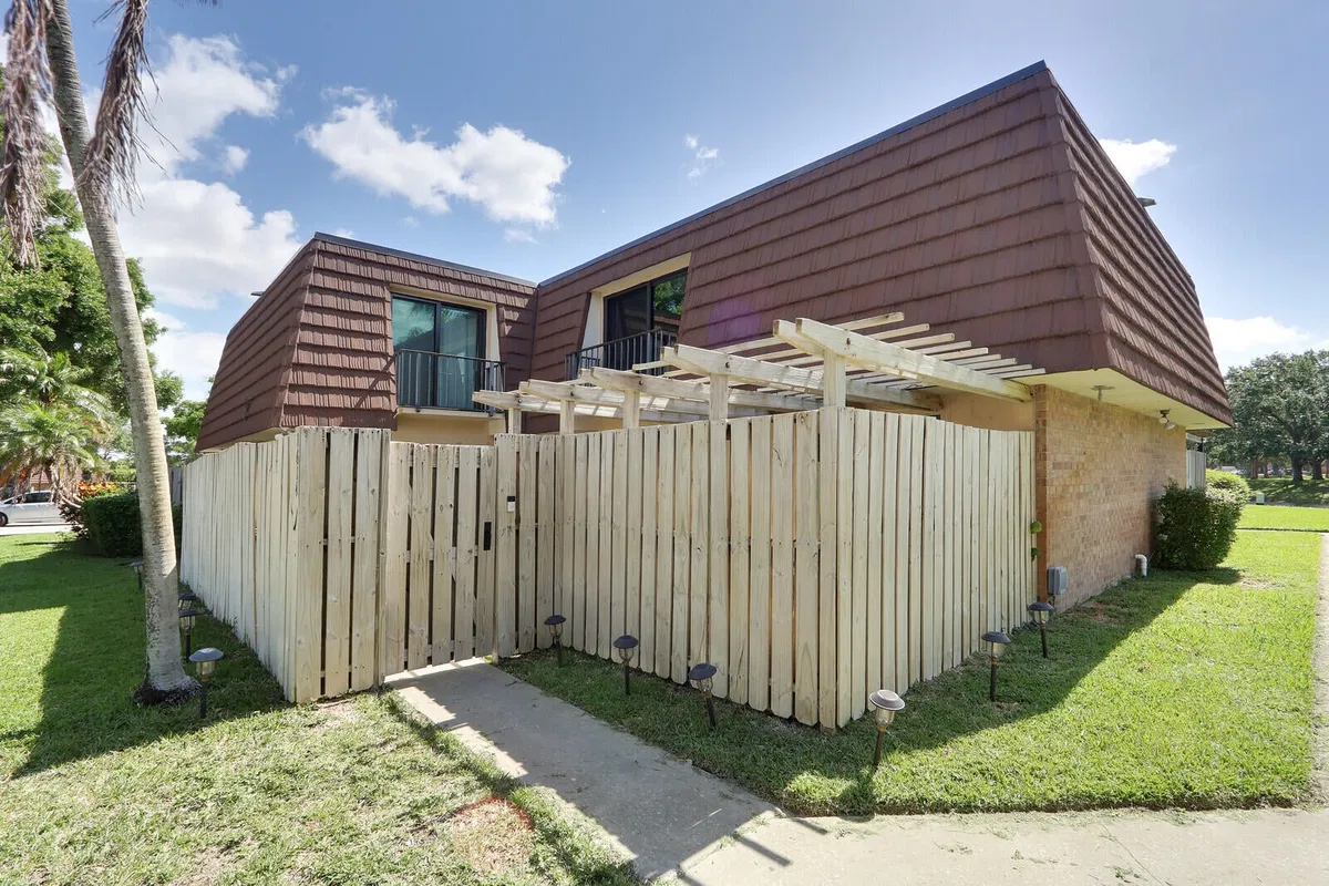  Residence photo 22