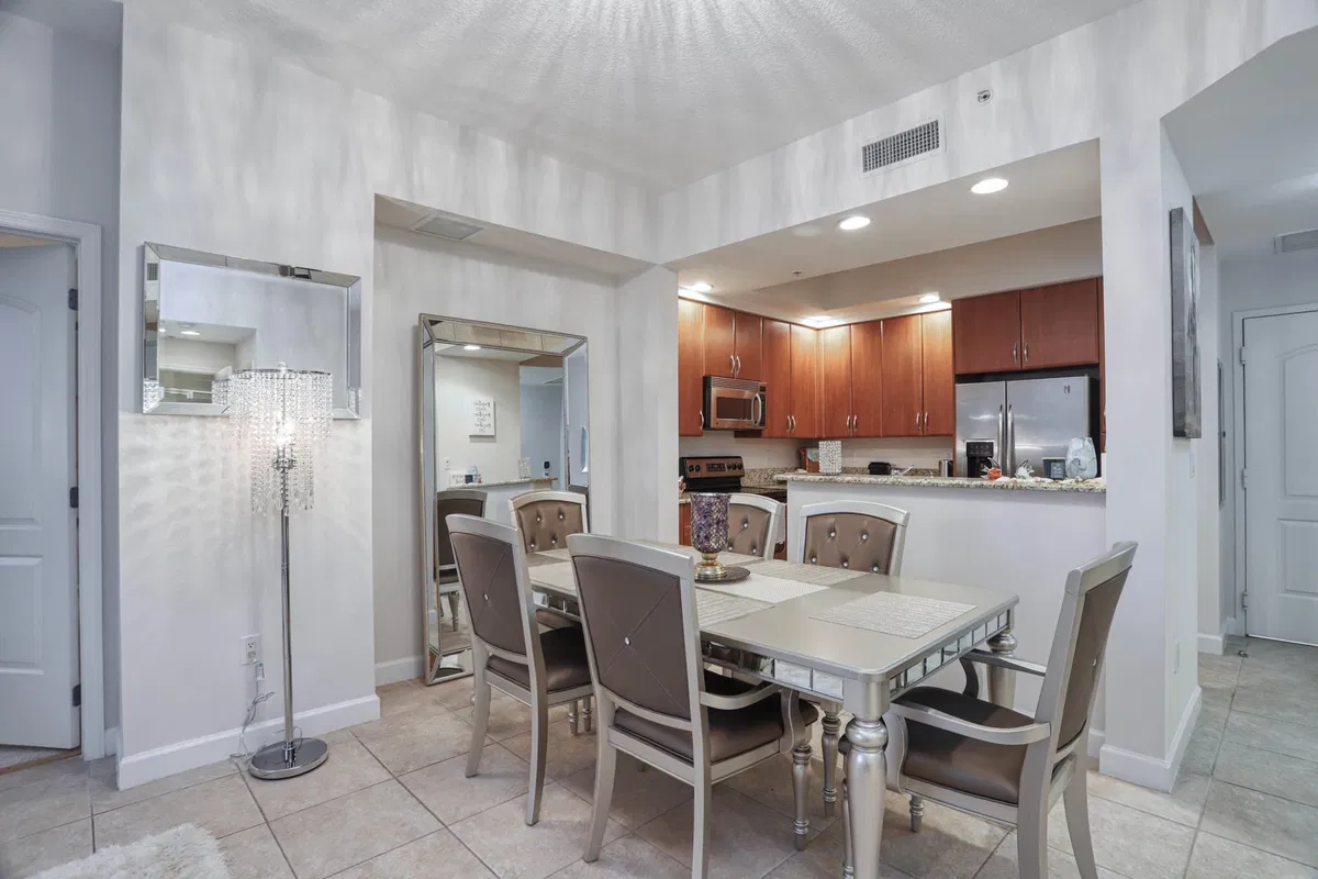 One City Plaza Unit 707 photo 7