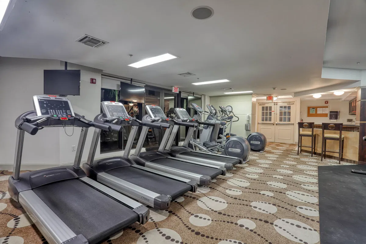 One City Plaza Unit 707 photo 16