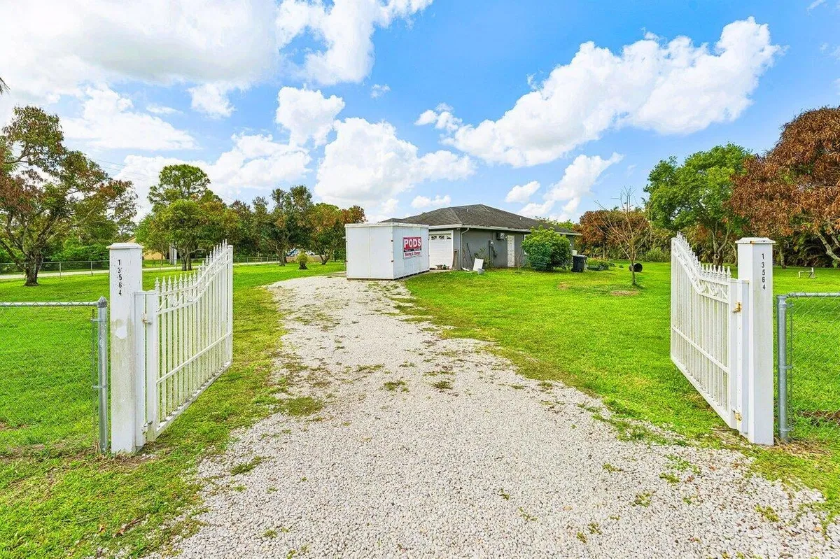 Residence photo 19