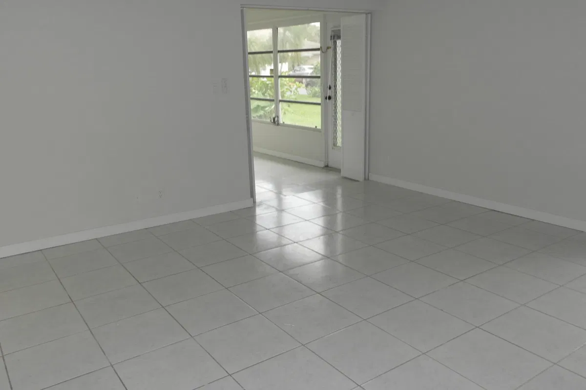  Unit B photo 7