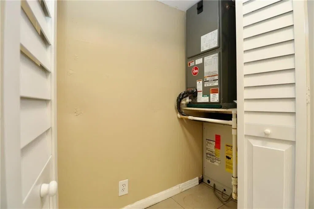 Unit 408 photo 10