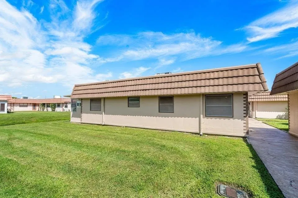Residence photo 19