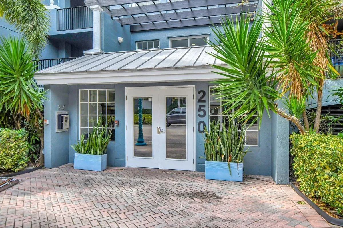 Pineapple Grove Village Condominiums Unit 1408